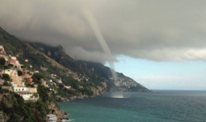 Tromba d'aria si abbatte su Positano, nessun danno