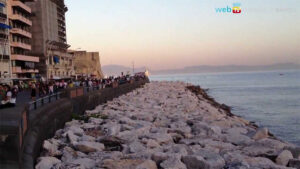 Una passeggiata da re: sfilata di carrozze sul lungomare