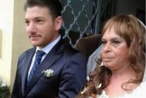 Unioni Civili: l'insolito matrimonio napoletano che spopola in rete