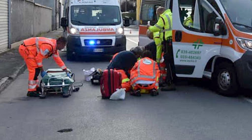Caserta, 46enne di Melito trovato fuori all’ospedale con le dita mozzate