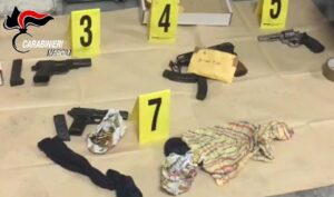 Maxi sequestro Marano, trovato arsenale nel garage di un incensurato
