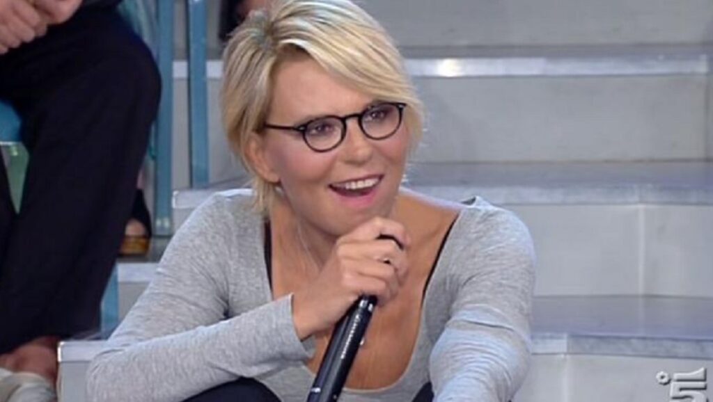 Nuova stagione di Uomini e Donne, arriva il trono trans: la decisione di Maria De Filippi