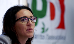 Valeria Valente, all'assemblea del PD: "Mi dimetto solo se lo fanno tutti"