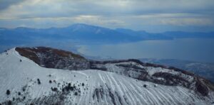 Vesuvio innevato, il video girato da un drone diventa virale