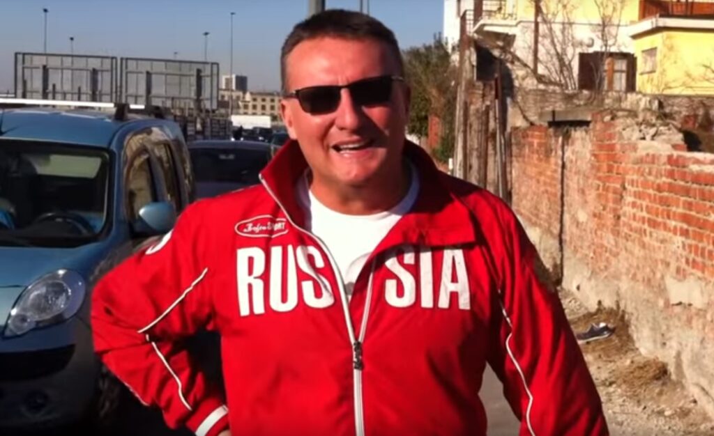 Video di Lambrenedetto XVI diventa virale: "Guardate quanto fa schifo Napoli"