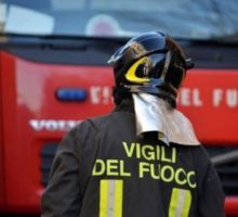 Nuovo crollo a Torre Annunziata, cadono calcinacci dalla chiesa del Carmine