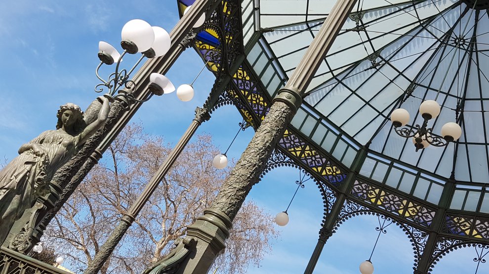 Villa Comunale di Napoli: i lampioni della Cassa Armonica distrutti dai vandali