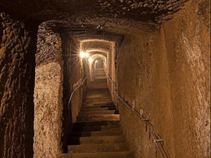 Visite guidate Napoli: esplorare in zattera la Galleria Borbonica
