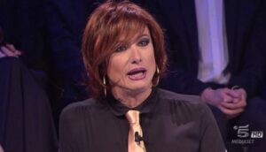 Vladimir Luxuria "offende" Nancy Coppola, fan in rivolta