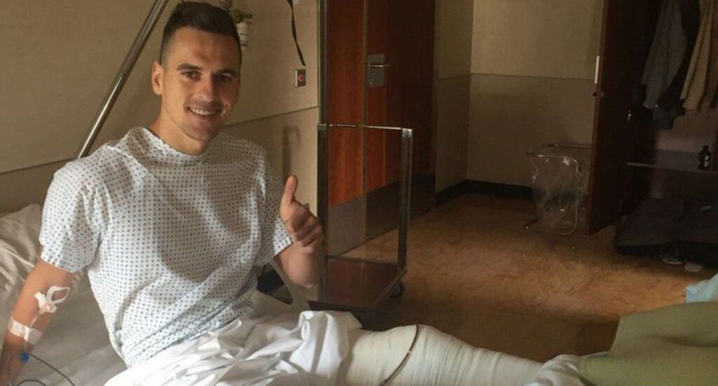 Napoli, le reazioni dei tifosi azzurri all'infortunio di Arek Milik