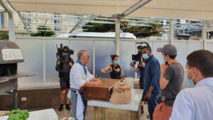 La star di Hollywood sceglie Napoli e incontra il Maestro Pizzaiolo Enzo Coccia de La Notizia