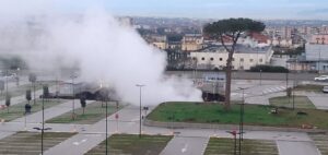 Forte esplosione a Napoli davanti all'ospedale del Mare: evacuato Covid Center