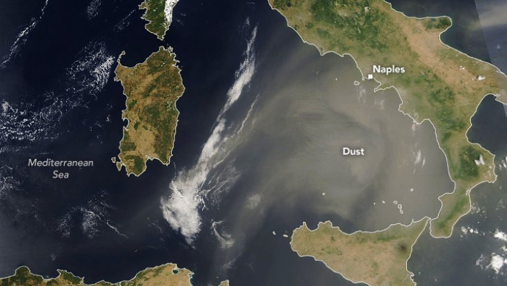 Nube di sabbia del deserto investe la Campania: allerta afa e caldo torrido