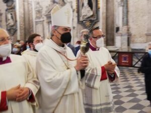 San Gennaro ha fatto il miracolo, il sangue si è sciolto improvvisamente