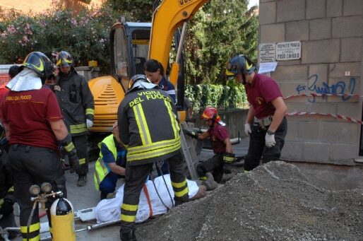Incidente sul lavoro, Pietro Cavagnuolo cade dall'impalcatura e muore davanti al figlio