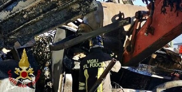 Tragedia a Boscoreale, incendio in un container: morto un uomo