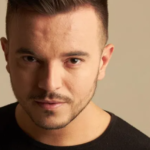 Andrea Sannino positivo al Covid, l'annuncio del cantante: "Avevo la febbre"