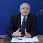 Aumento dei contagi in Campania, l'appello di De Luca Servono più medici e infermieri volontari