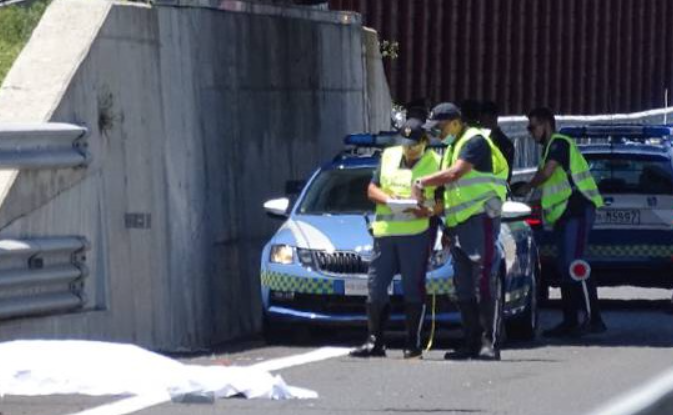 Auto investe un pedone sulla domiziana