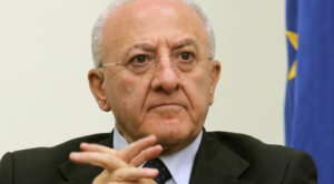 De Luca indagato per corruzione