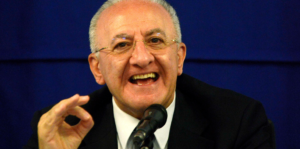 De Luca lavoro e reddito di cittadinanza