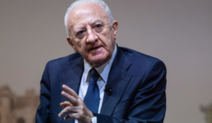 De Luca minaccia un nuovo lockdown