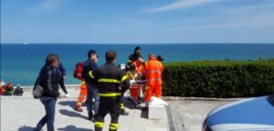 15enne paralizzato dopo un tuffo a Salerno