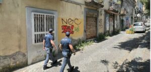 Sorelle sfregiate con l'acido a Napoli