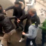 Lite di condominio finisce nel sangue a Casoria. La vittima è una 61enne. Feriti anche il marito e la figlia. Gli indagati sono anche degli abusivi