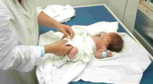 Neonato abbandonato a Napoli