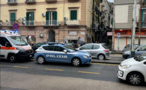 Picchia moglie e suocera a Napoli