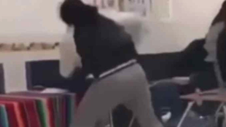 Professoressa aggredita nel Napoletano