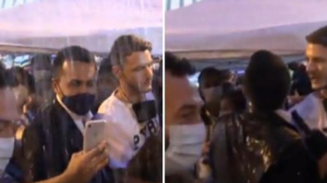 Imprevisto 'bagnato' per Di Maio nel Napoletano: secchiata d'acqua contro il leader grillino