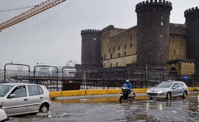 Allerta meteo in Campania, piogge e temporali a Napoli e in tutta la Regione