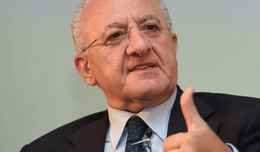 Non solo le mascherine, nuove regole e restrizioni per i negozi: l'ordinanza di De Luca