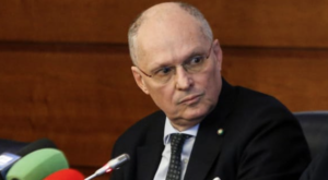Covid, l'allarme di Ricciardi: "Campania pericolosa, rischio lockdown"