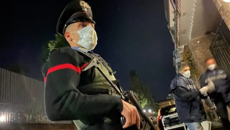 Le mani sulla Capitale, la camorra 'conquista' Roma e i suoi locali: 13 arresti dopo il blitz
