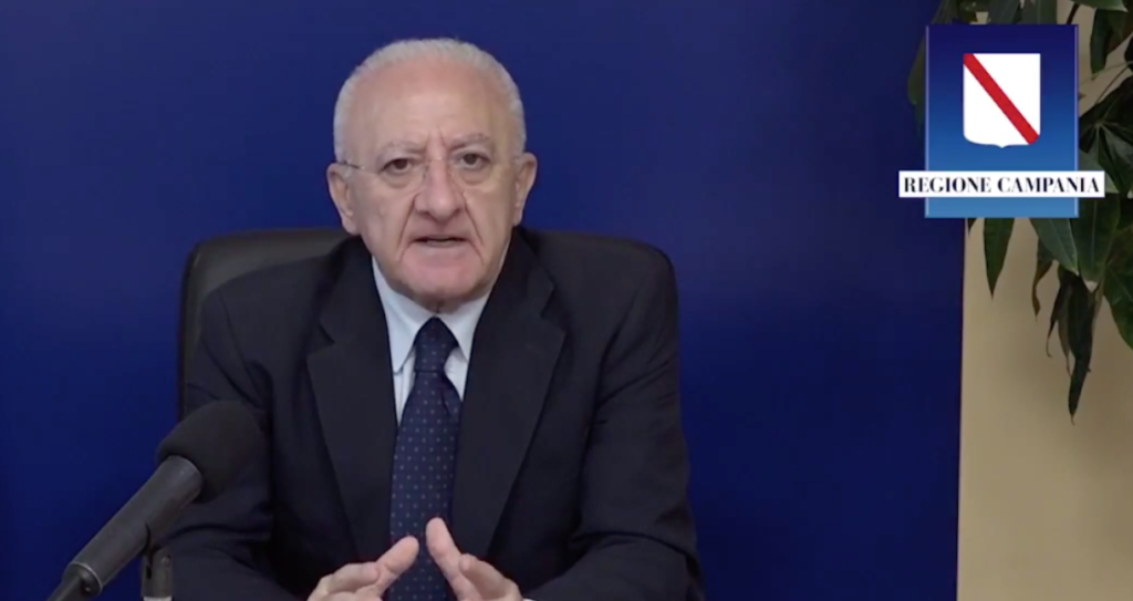 De Luca tuona in diretta: "Uno scandalo nazionale l'assenza di controlli"