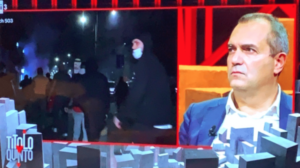 A Napoli il caos e De Magistris in tv: "Sindaco perché non è li?"