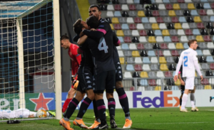 Europa League, il Napoli rimonte e vince 2-1