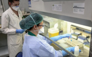 Coronavirus in Italia, nelle ultime 24 ore 36.176 nuovi casi: calano contagi e decessi