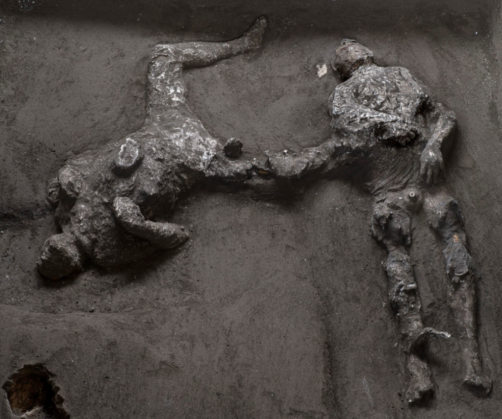 Scoperti due corpi intatti a Pompei. La notizia confermata e pubblicata con le rispettive fotografie sulla pagina Facebook ufficiale del parco archeologico