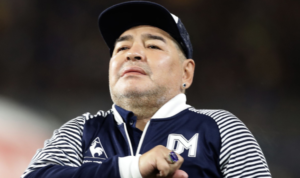 "Dio è morto", il mondo ai piedi di Maradona: tutto l'amore per Diego