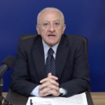 Scuole, De Luca annuncia: "C'è l'accordo nazionale per la data di riapertura"