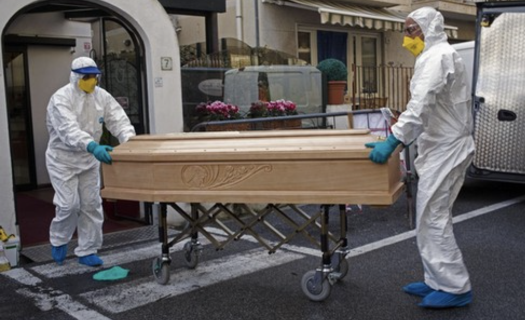 Dramma a Benevento, trovato morto sul balcone di casa: era positivo al Covid