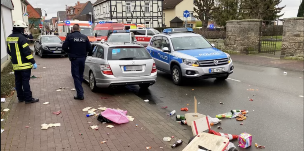 Germania, auto investe passanti: morte due persone