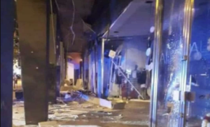 Bomba a Casoria, distrutti negozi della Galleria Marconi