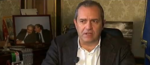 De Magistris è salvo e Napoli evita il commissariamento: approvato il bilancio