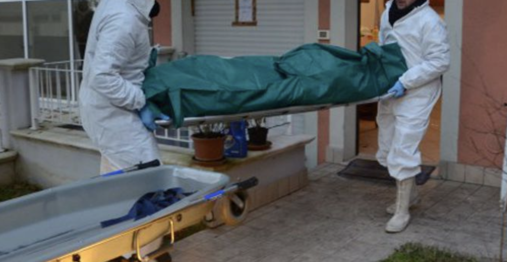 Dramma nell’Agro Aversano, torna a casa e trova il marito morto sul pavimento