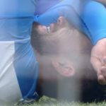 Brutto infortunio per Mertens, l'attaccante esce in lacrime: cosa è successo